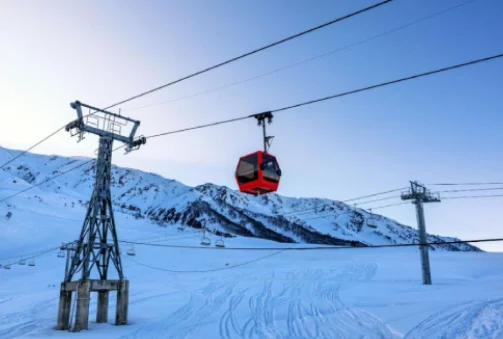 Srinagar–Gulmarg–Srinagar (só ida: 51 km, 1 hora e 40 minutos)
